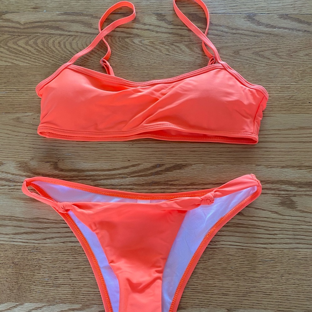 Brand new, never worn, has sanitary packaging.